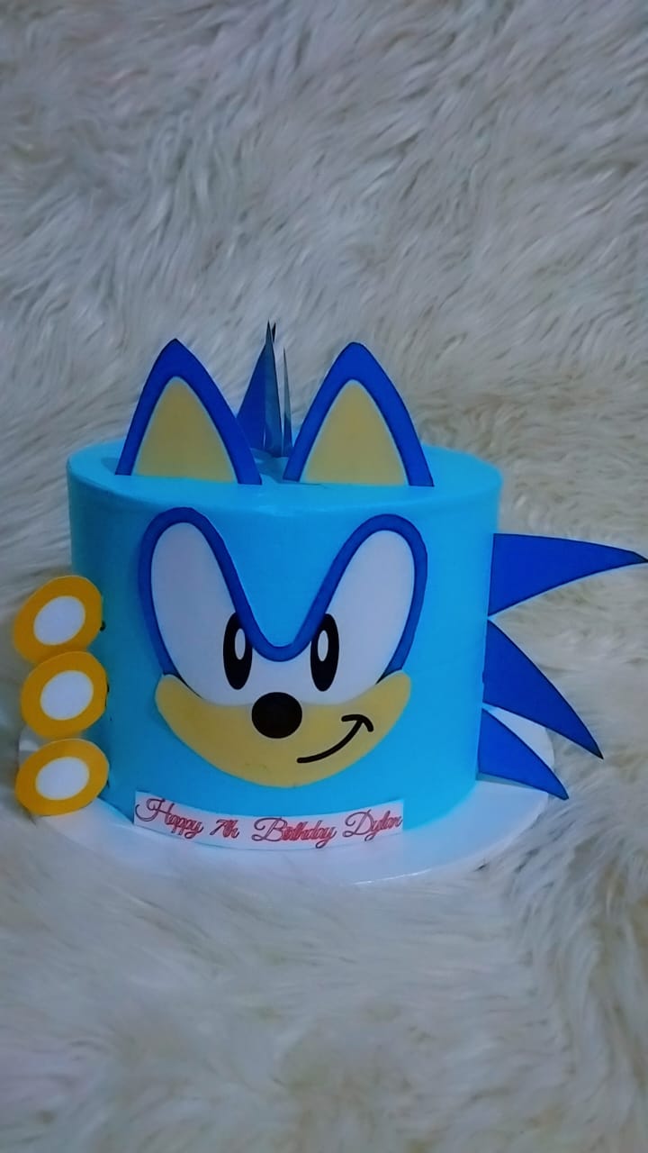 Sonic themed cake